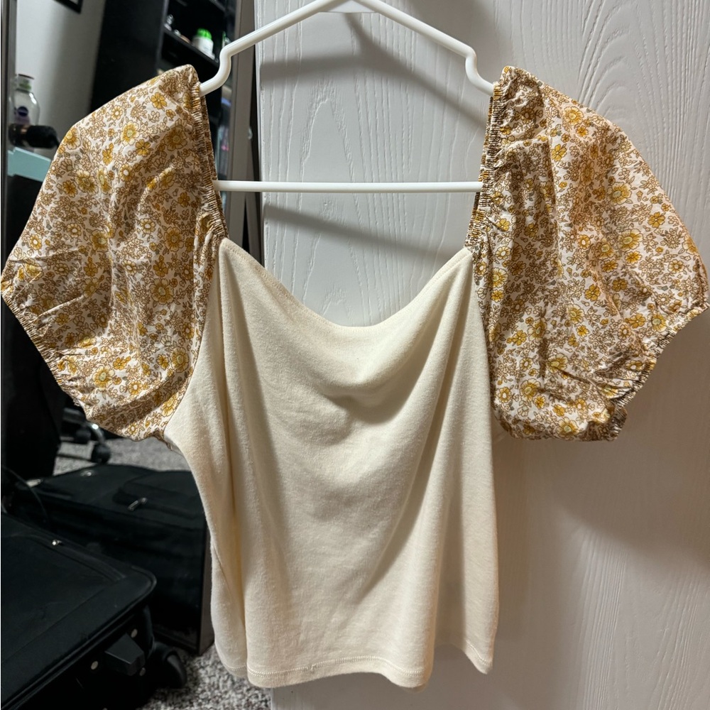 American Eagle Puff Sleeve Top